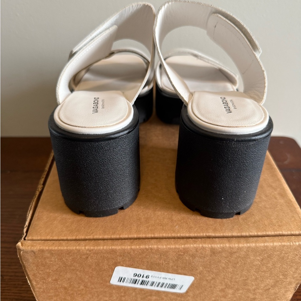 Vagabond Women's White Platform Sandals‎ - Picture 3 of 6